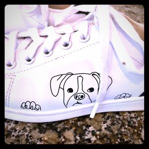 Cute Ellen DeGeneres doggy sneakers!